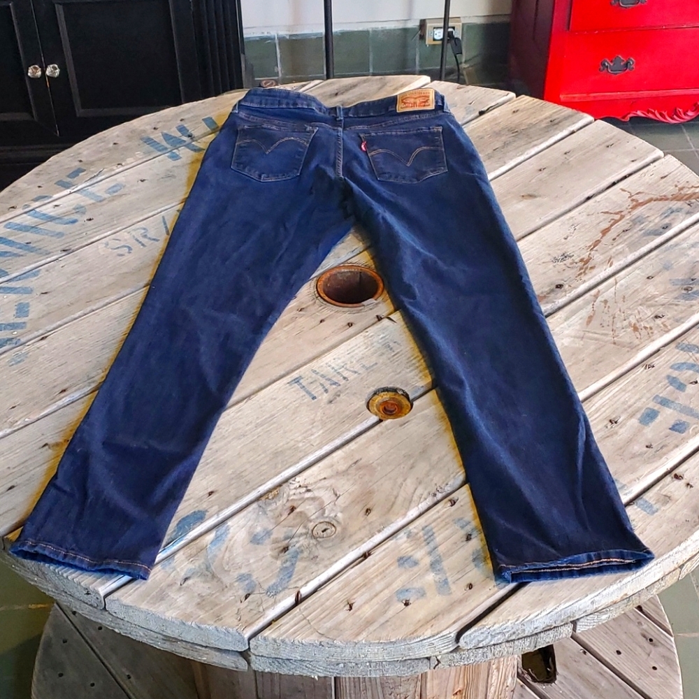 Levi's 711 skinny mid rise jeans 👖